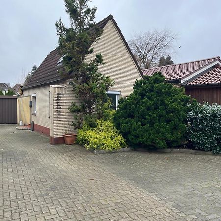Gemuetliches Ferienhaeuschen Apartment Neumuenster Luaran gambar